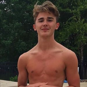 Meet your Posher, Alex